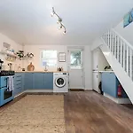 Host & Stay - Centurion House