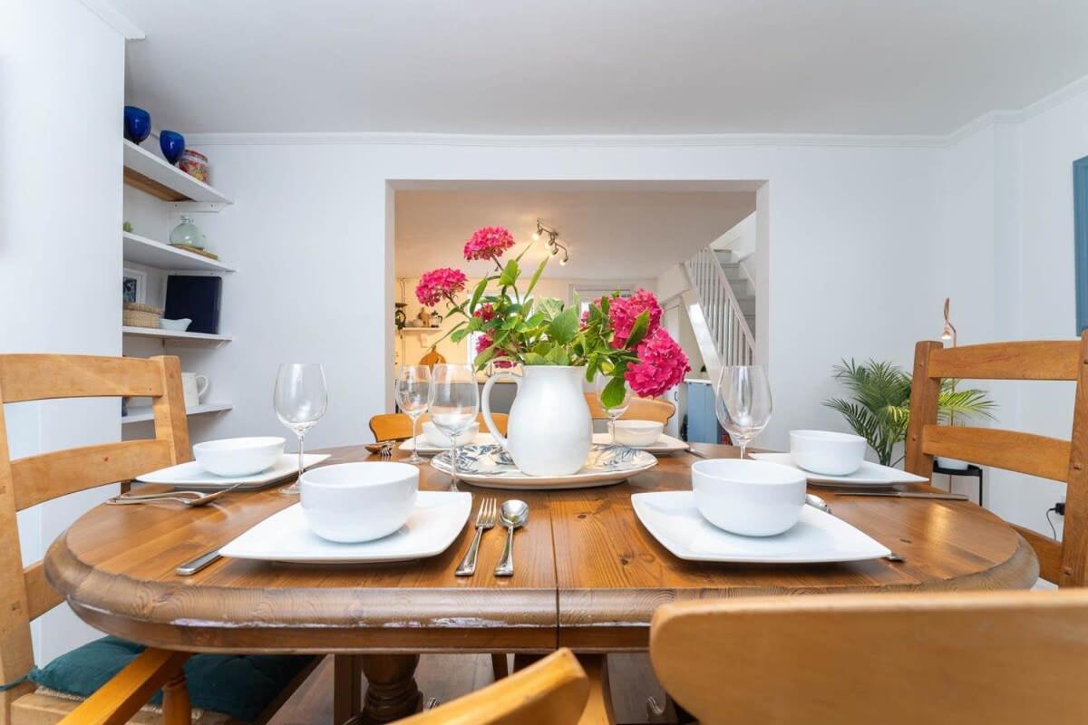 Host & - Centurion House