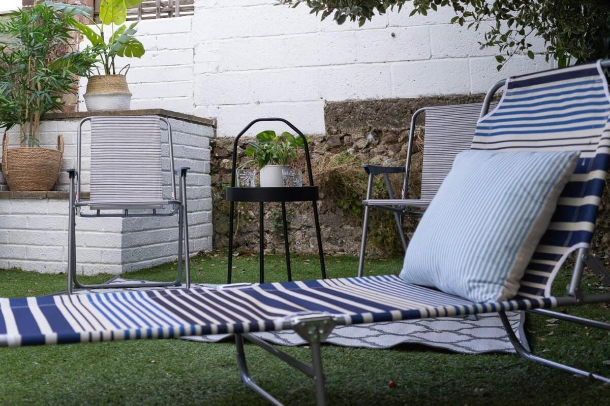 Host & - Centurion House *