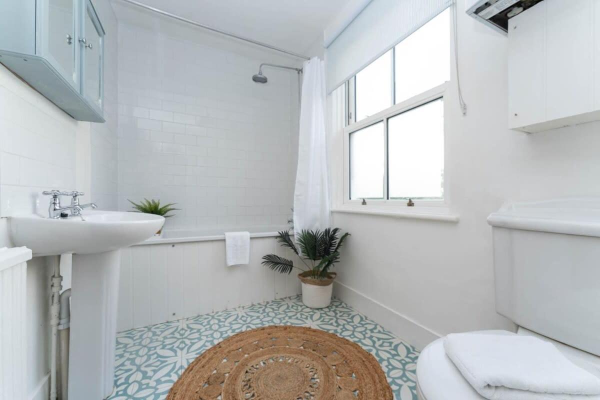 Host & - Centurion House * Brighton