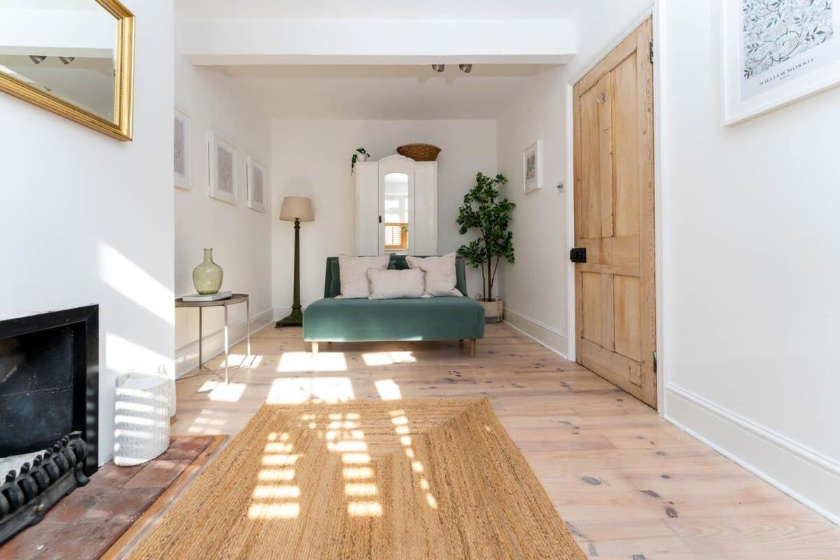Host & - Centurion House * Brighton