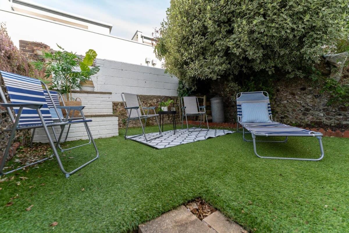 Host & - Centurion House
